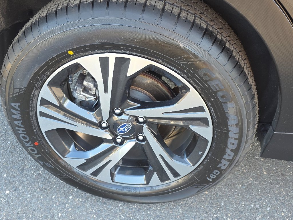 Used 2024 Crystal Black Silica Subaru Premium image 28