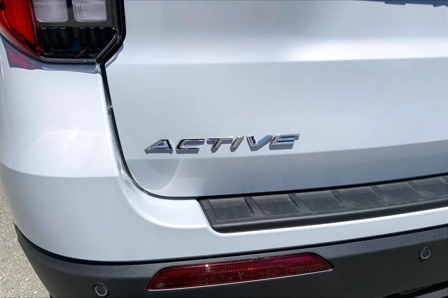 New 2026 Space White Metallic Ford Active image 6