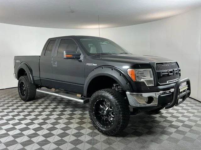 Used 2010  Ford XLT image 3