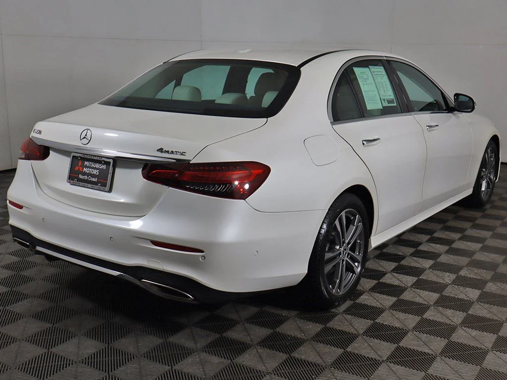 2022 Mercedes-Benz E-Class E350 - Photo 13