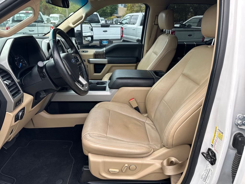Used 2019 White Ford Lariat image 16