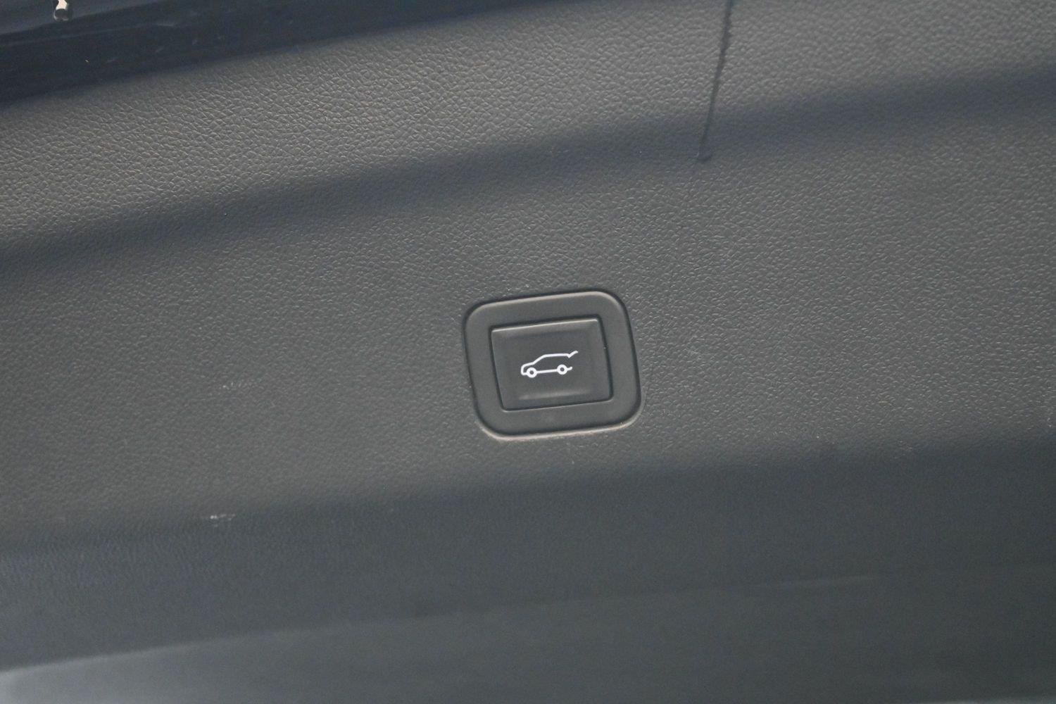 Used 2023 BLACK Chevrolet LT image 12