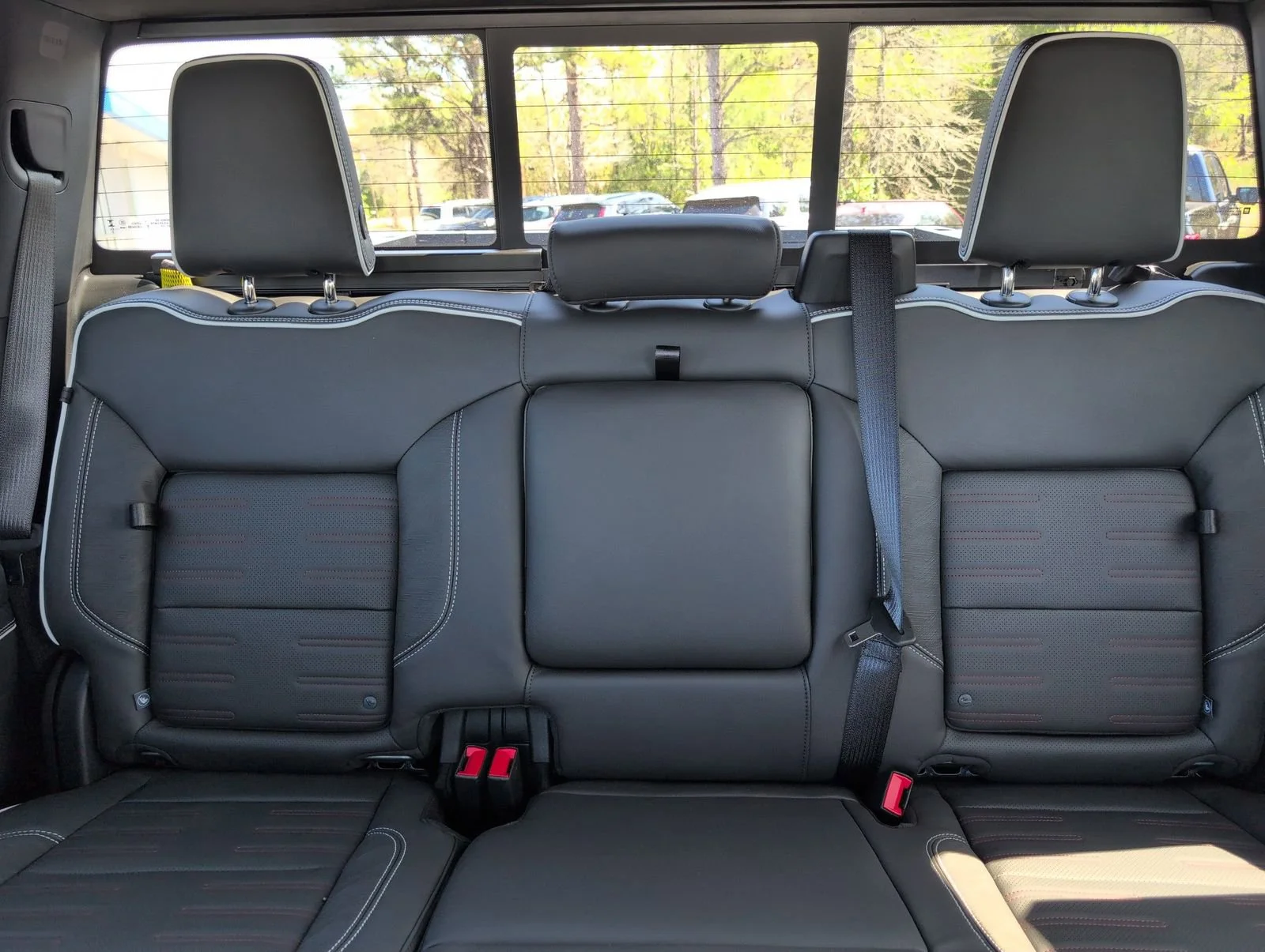 New 2026 Sterling Metallic GMC AT4X image 27