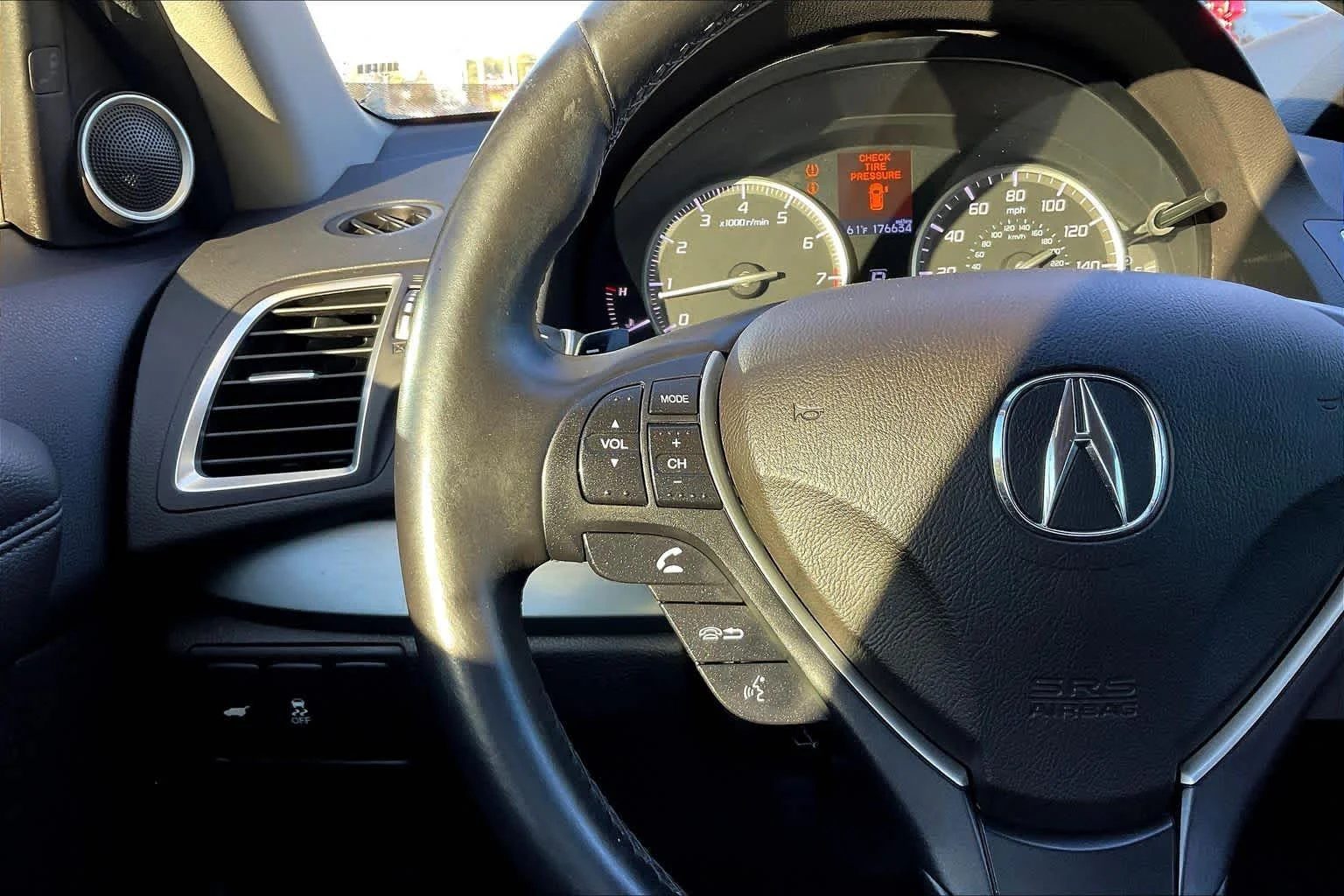 Used 2016 Slate Silver Metallic Acura Tech Pkg image 23