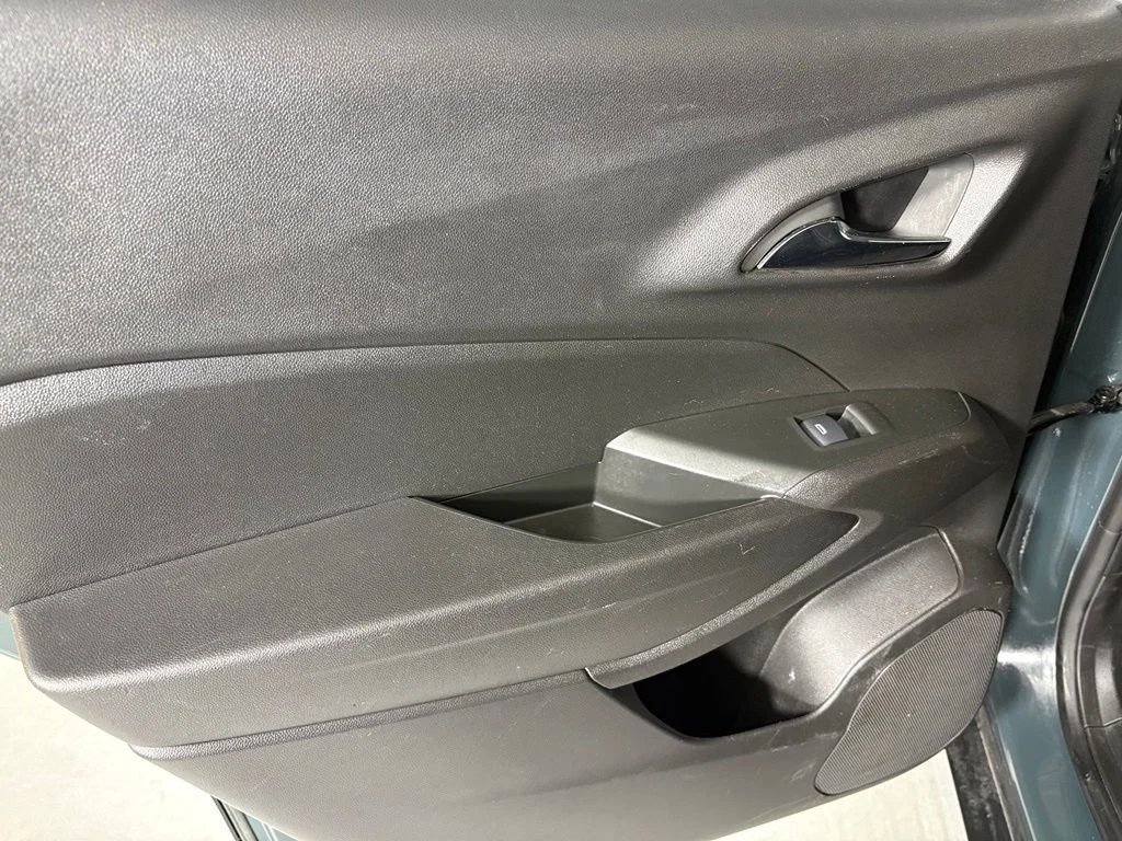 Used 2025 Gray Chevrolet LT image 34