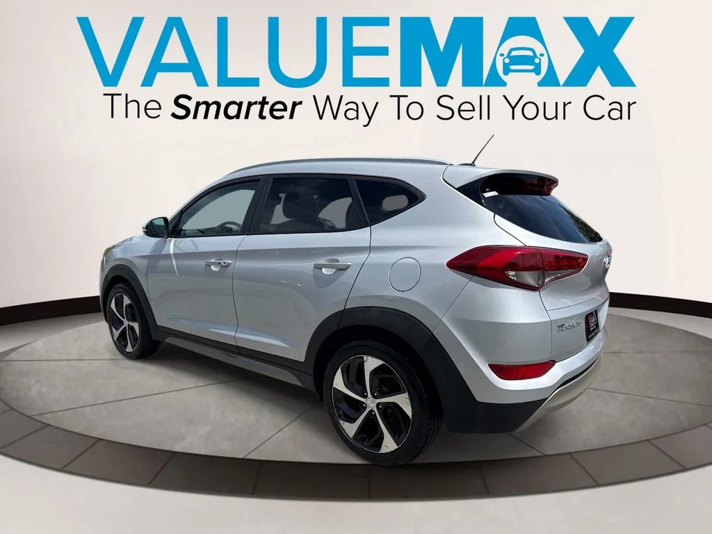 Used 2017  Hyundai Sport image 5