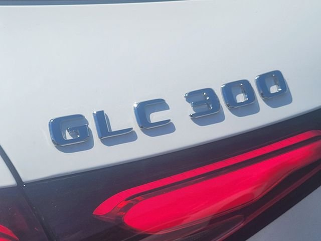 New 2026 Polar White Mercedes-Benz GLC 300 image 10