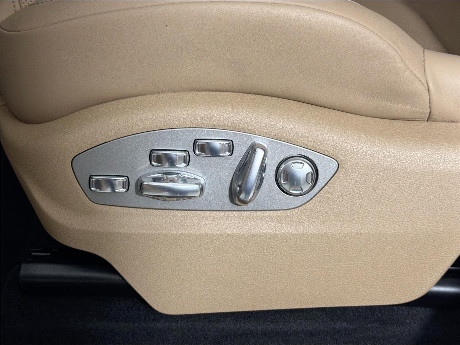 New 2026 White Porsche T image 32