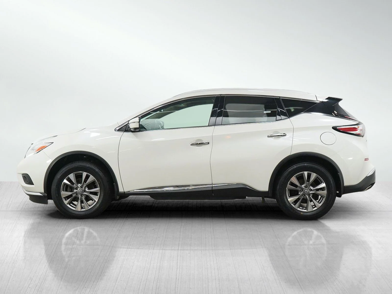 Used 2017 White Nissan SL image 2