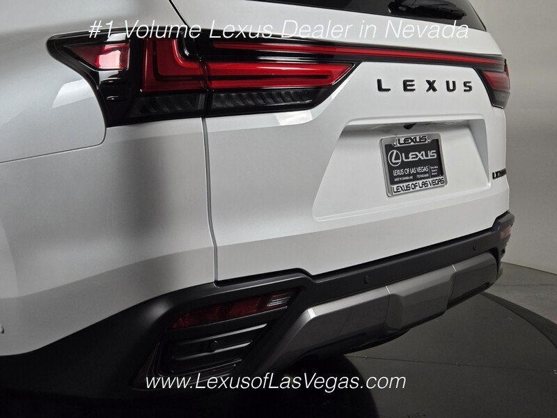2026 Lexus LX 700h Luxury | CarEdge | CarEdge