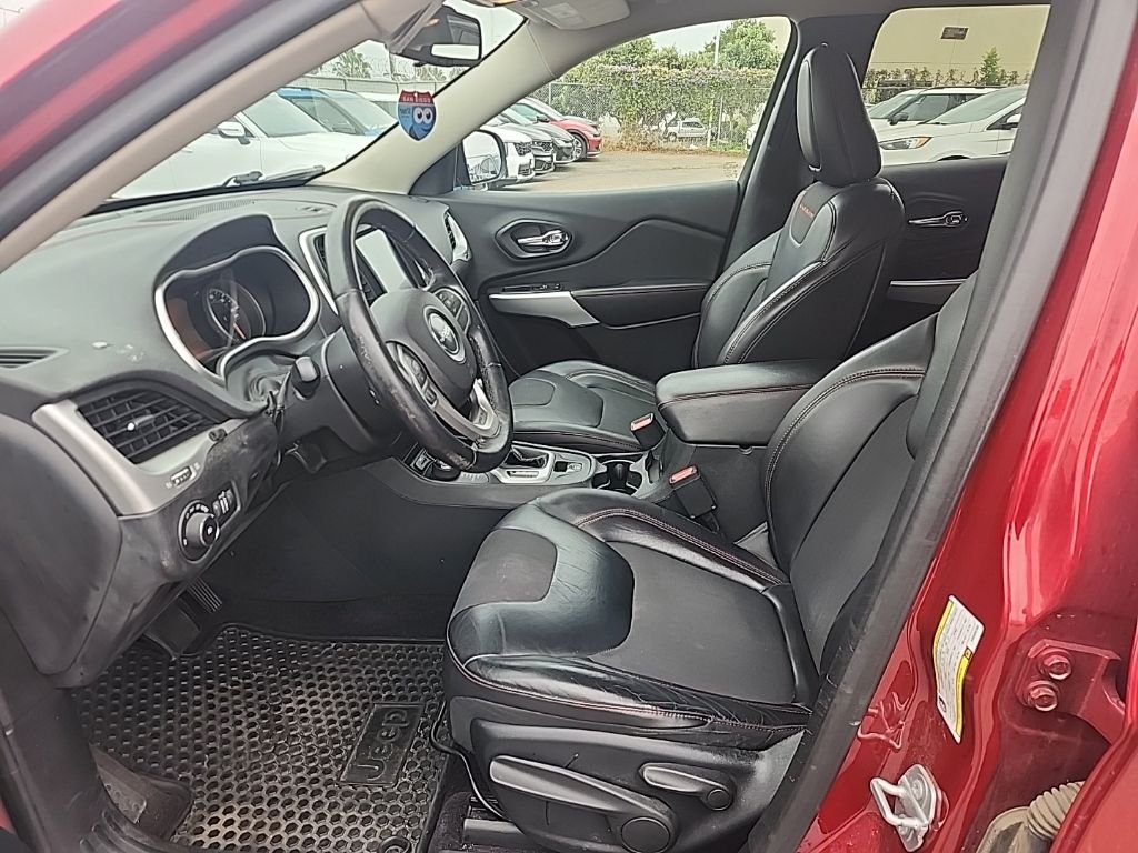 Used 2017 Red Jeep Trailhawk image 18