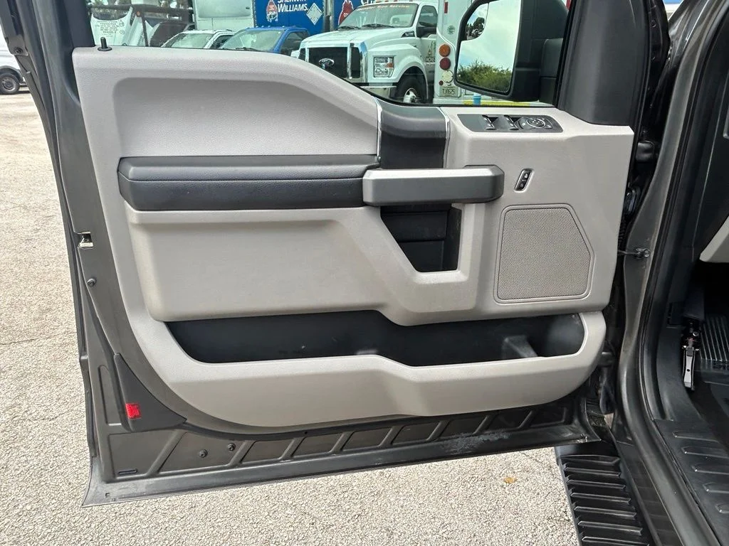 Used 2018 Magnetic Ford XLT image 35