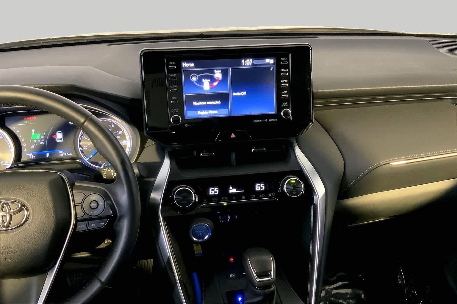 Used 2022 Titanium Glow Toyota XLE image 7