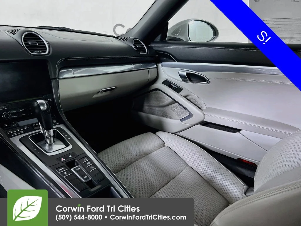 Used 2019  Porsche  image 25