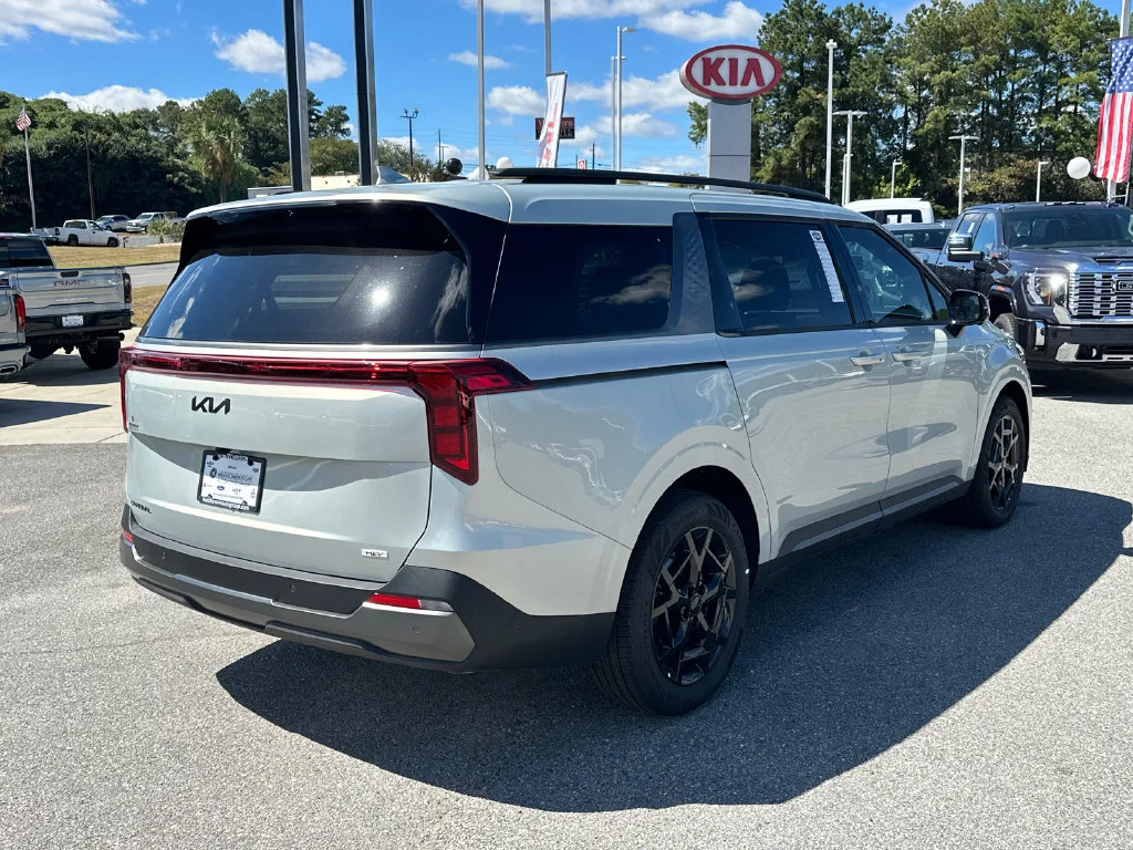 New 2027 Silver Kia SX image 7