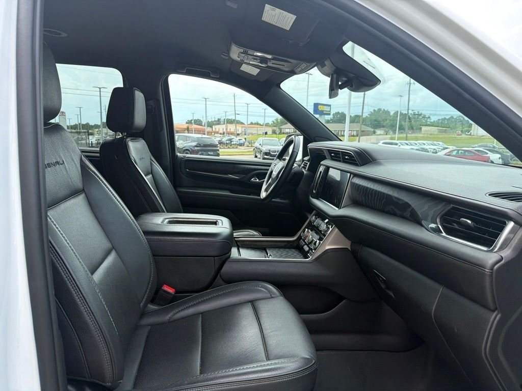 Used 2023 White GMC Denali image 26
