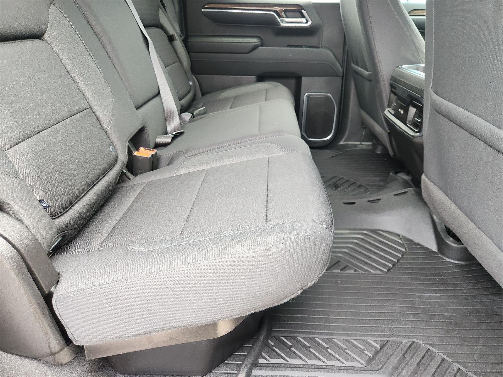2023 Chevrolet Silverado 1500 photo 31 of 33