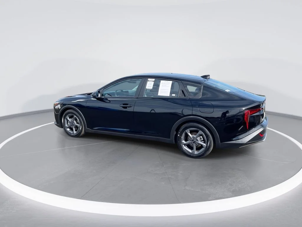 Used 2025 Black Kia LXS image 6