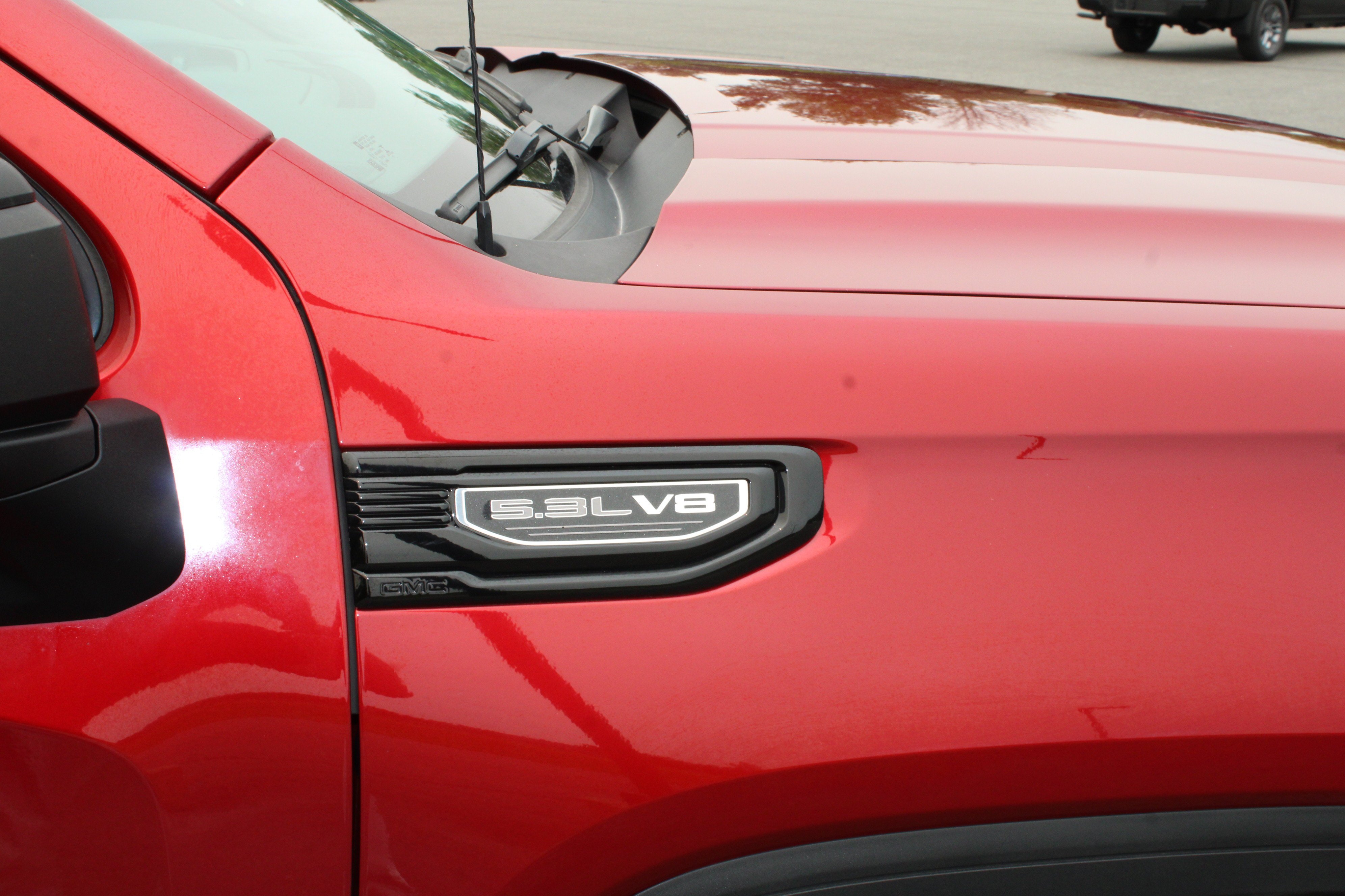 Used 2021 Maroon GMC Elevation image 4