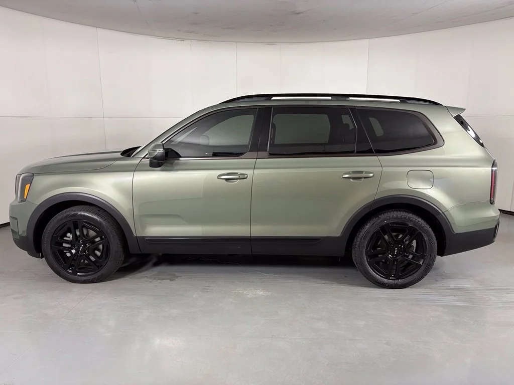 Used 2024 Green Kia EX X-Line image 5
