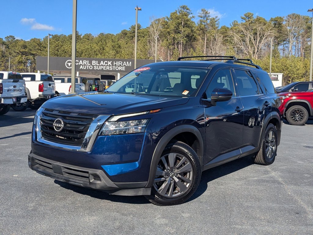 2022 Nissan Pathfinder SV