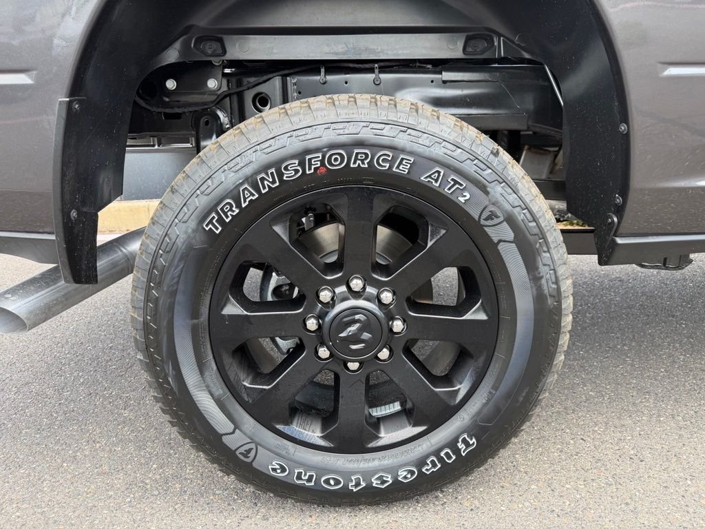 New 2026 Granite Crystal Metallic Clear-Coat Exterior Paint RAM Laramie image 9