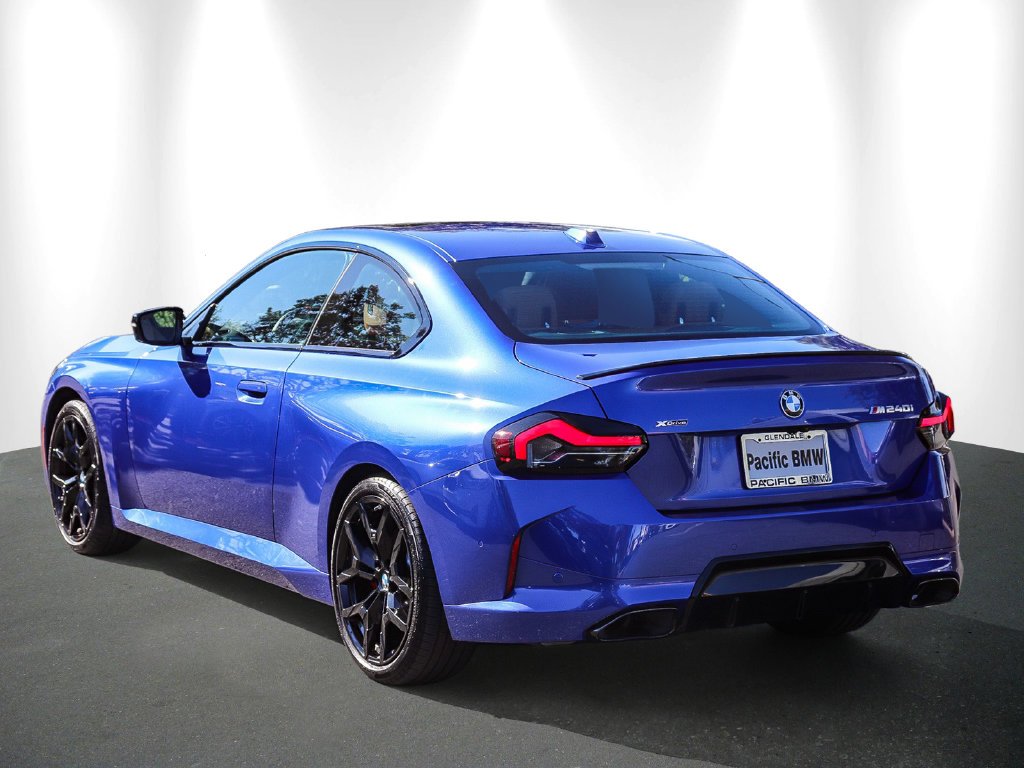 2026 BMW 2 Series photo 4