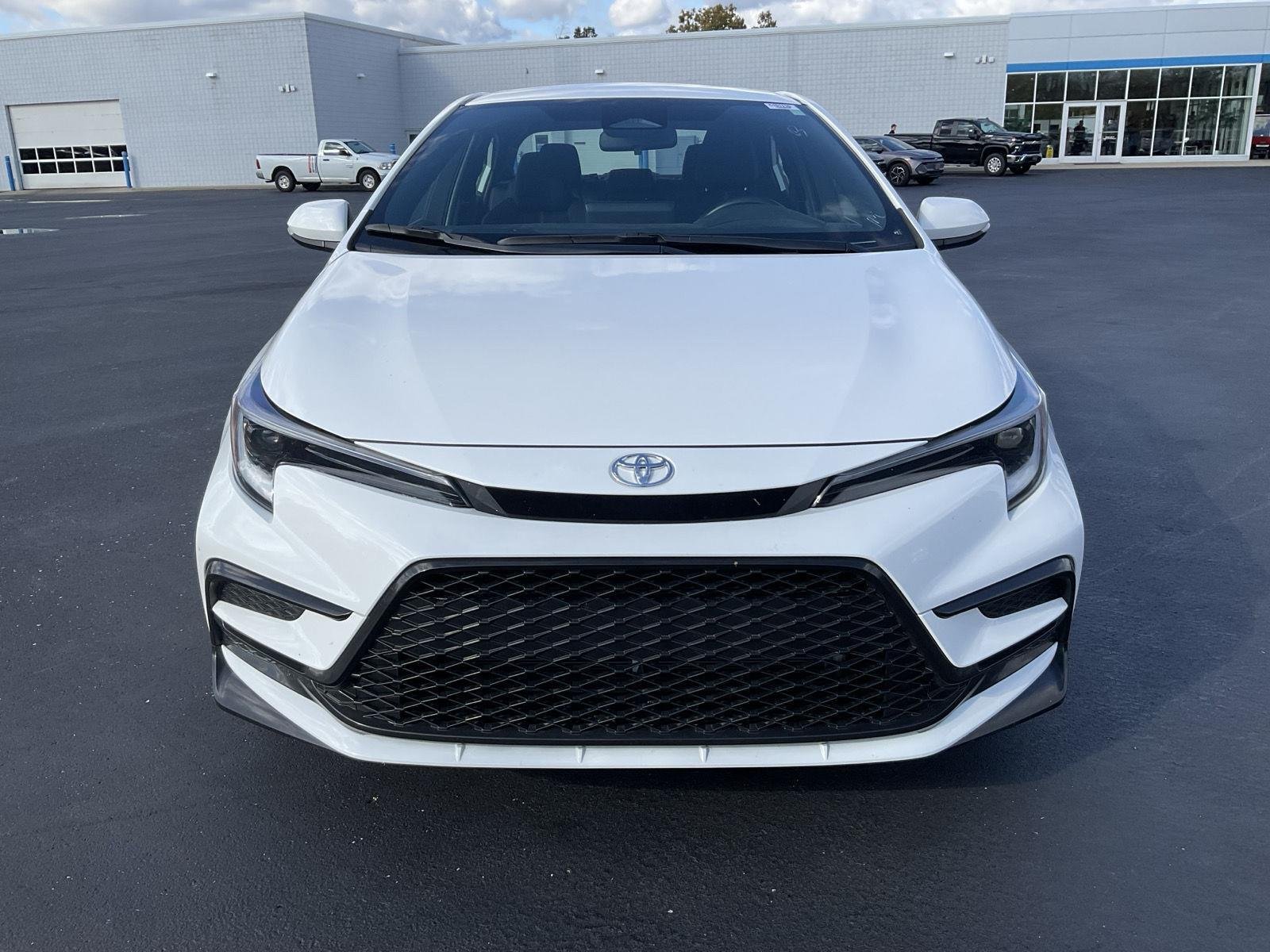 2025 Toyota Corolla SE photo 2