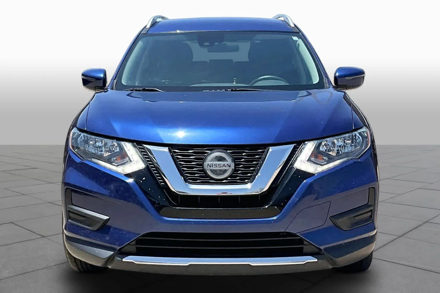 Used 2019 Caspian Blue Metallic Nissan SV image 3