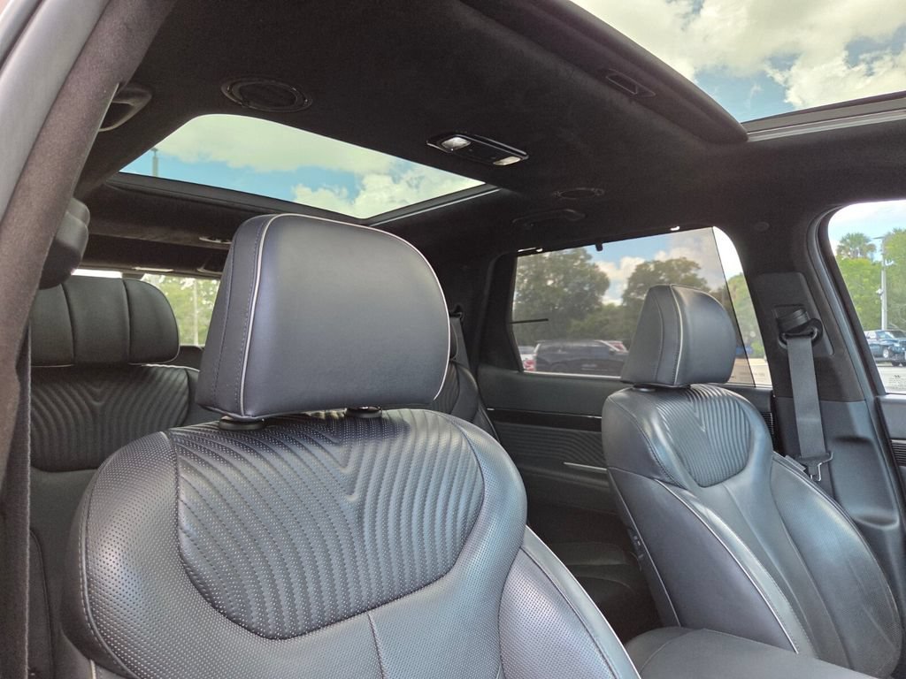 Used 2023 Sierra Burgundy Hyundai Calligraphy image 16