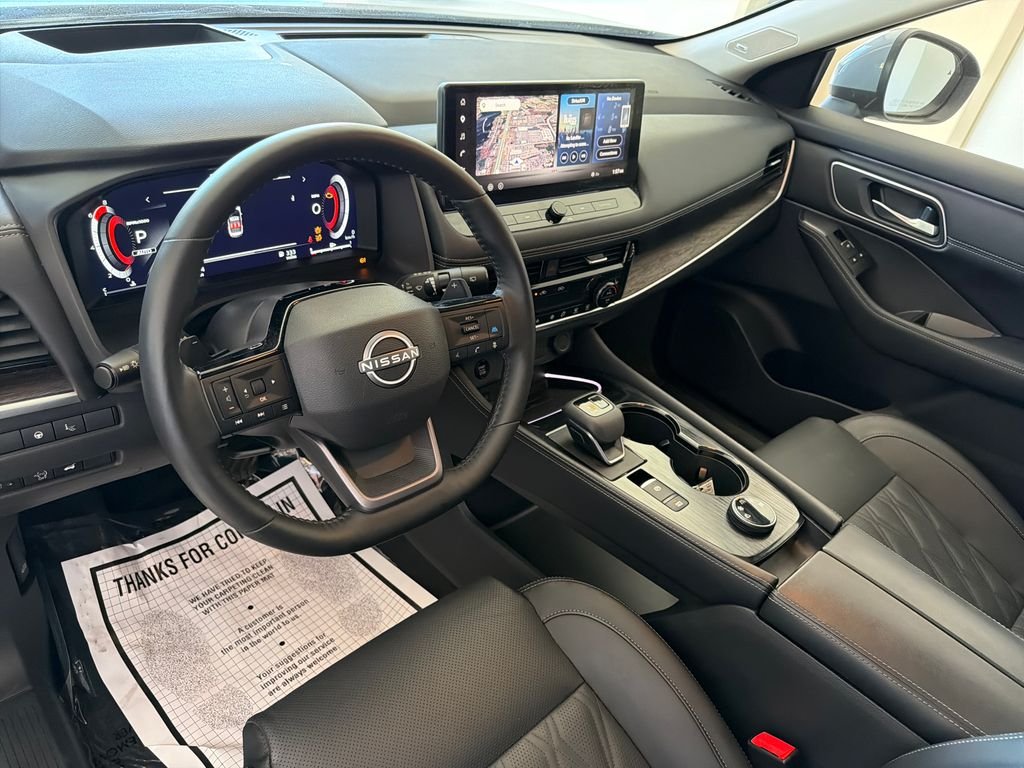 Used 2025 Gray Nissan Platinum image 19