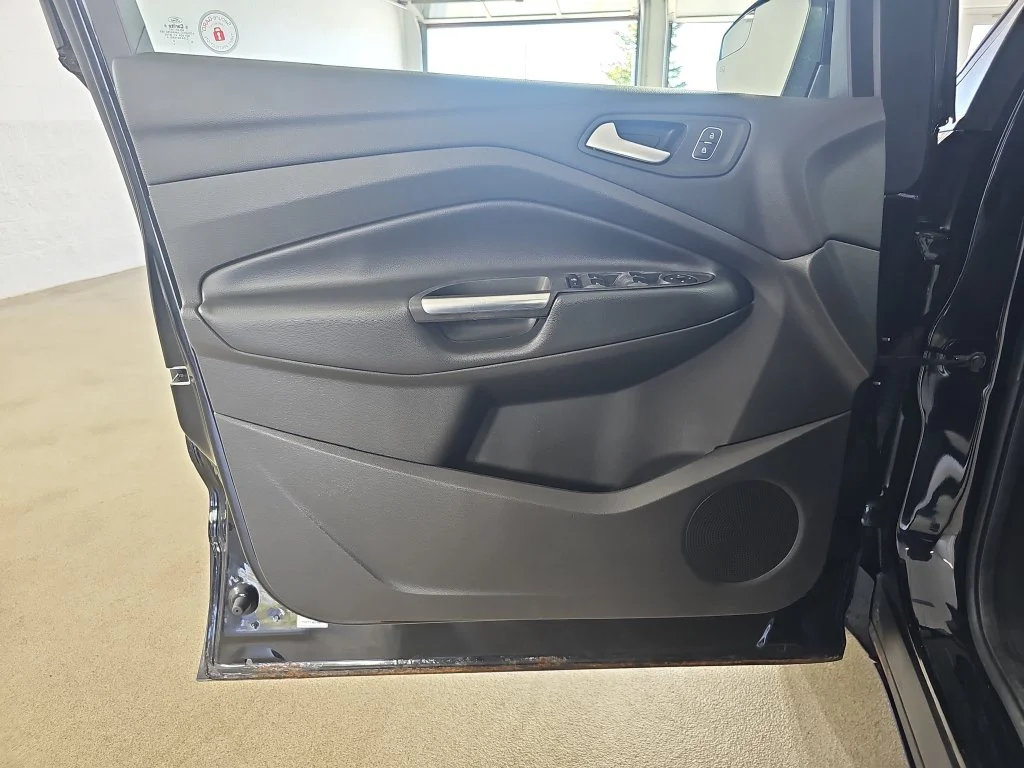 Used 2018 Black Ford SE image 31