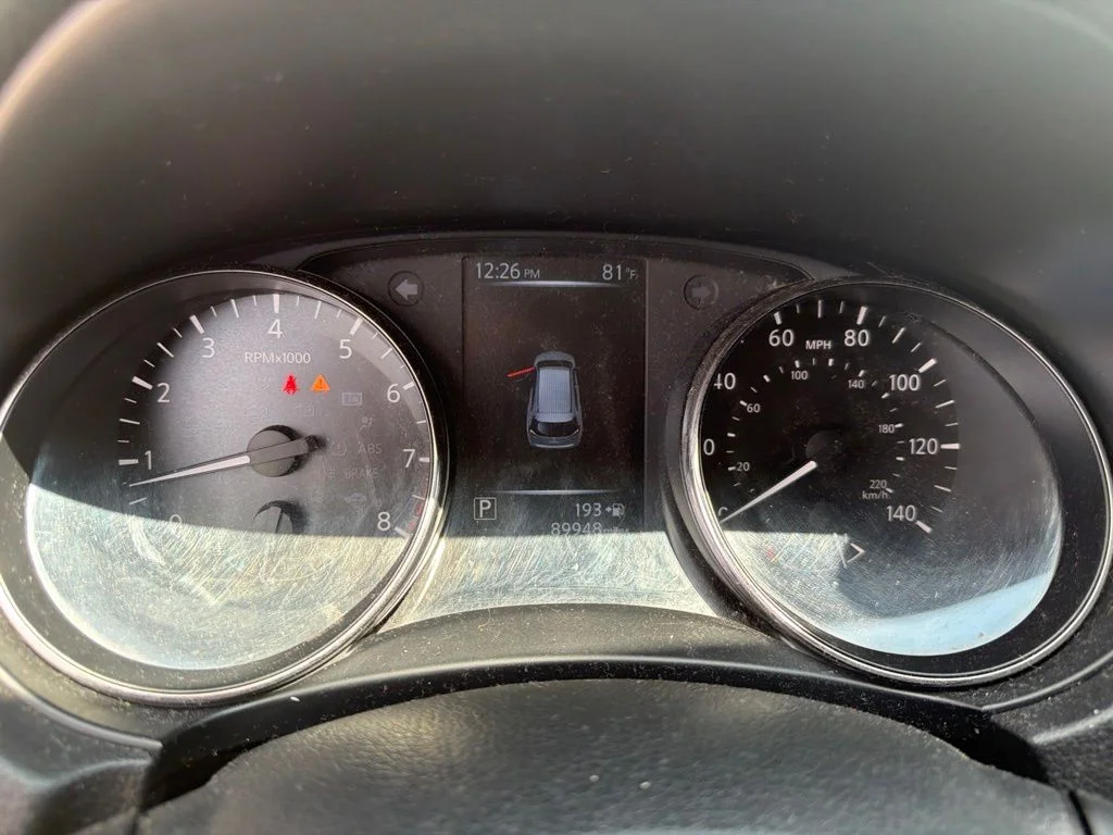 Used 2017 Silver Nissan SL image 20