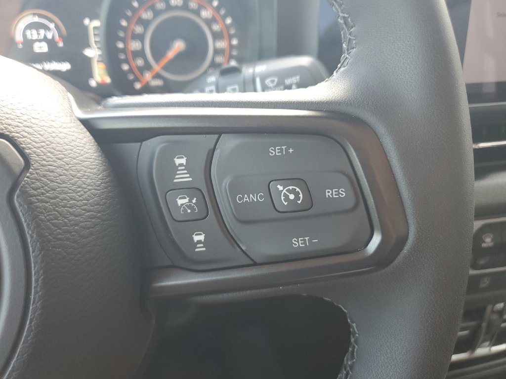 Used 2025 Red Jeep Sport S image 21
