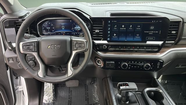 Used 2025 White Chevrolet RST image 10
