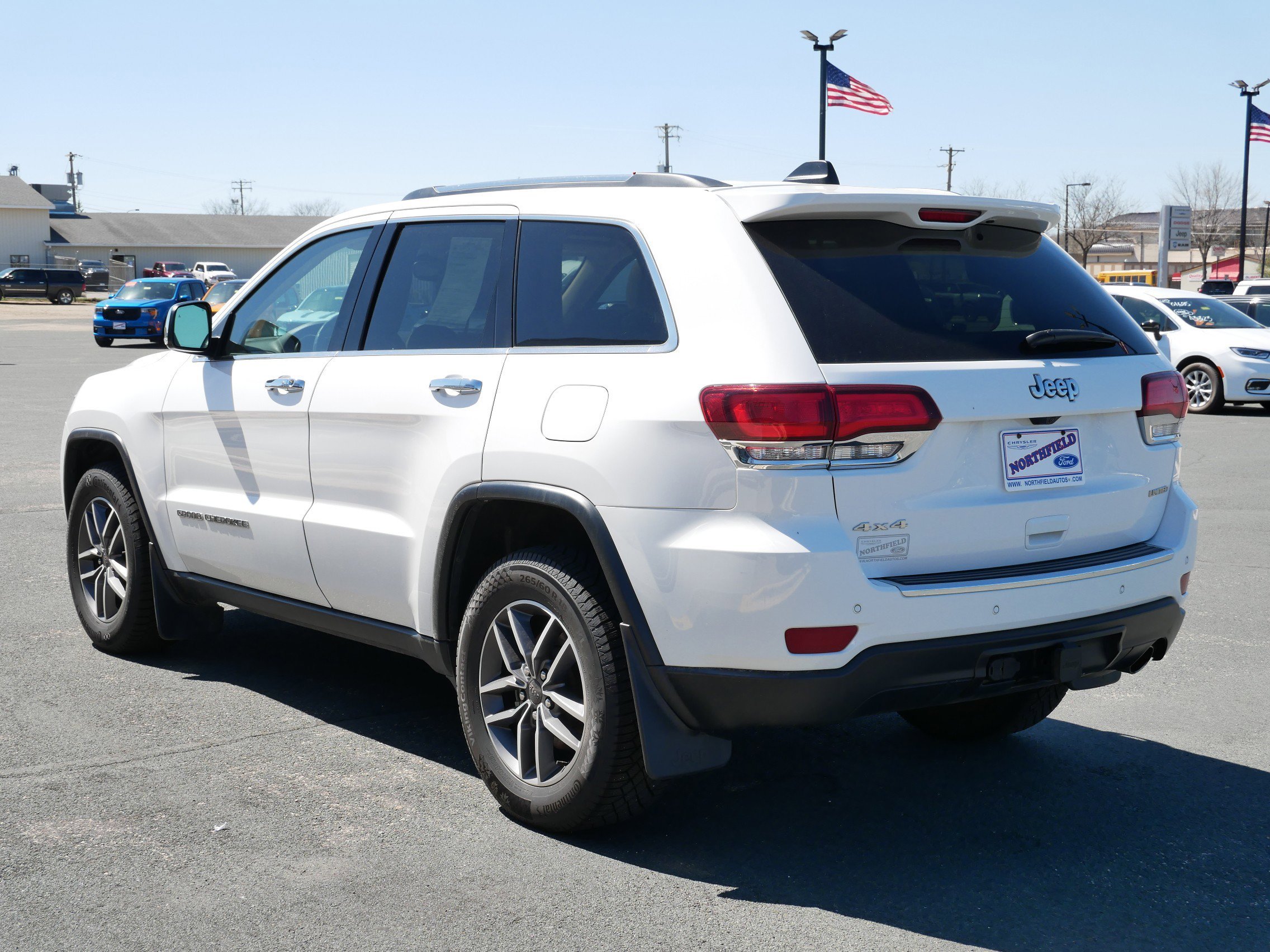 View vehicle photo 6