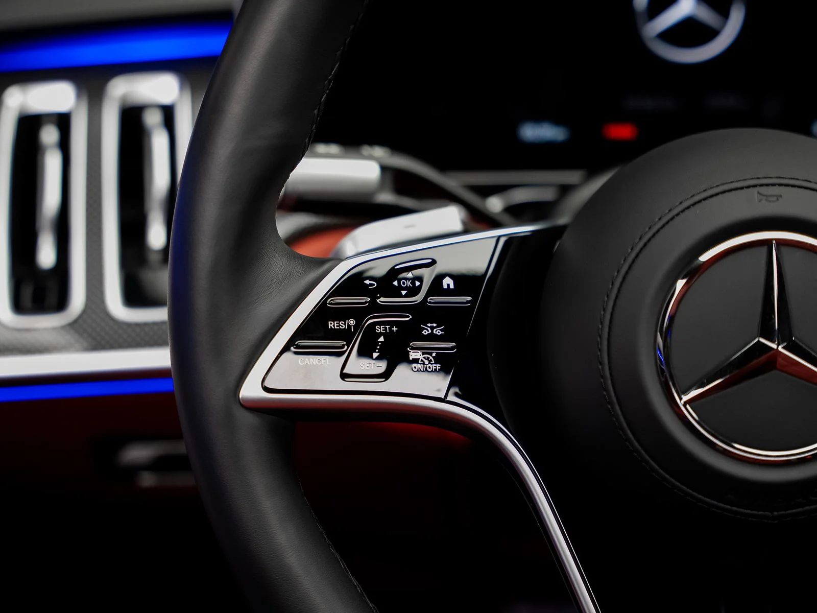 Used 2026 White Mercedes-Benz S 580 image 43