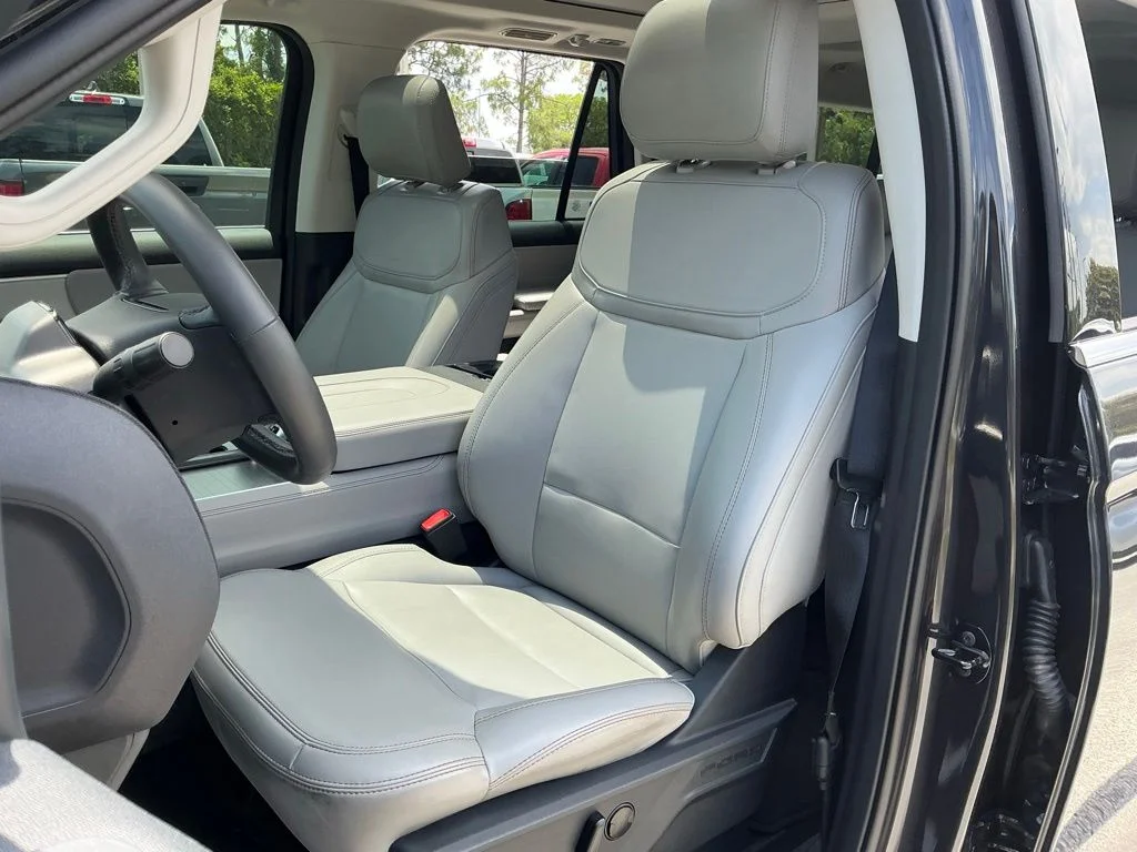 Used 2025 Gray Ford Active image 31
