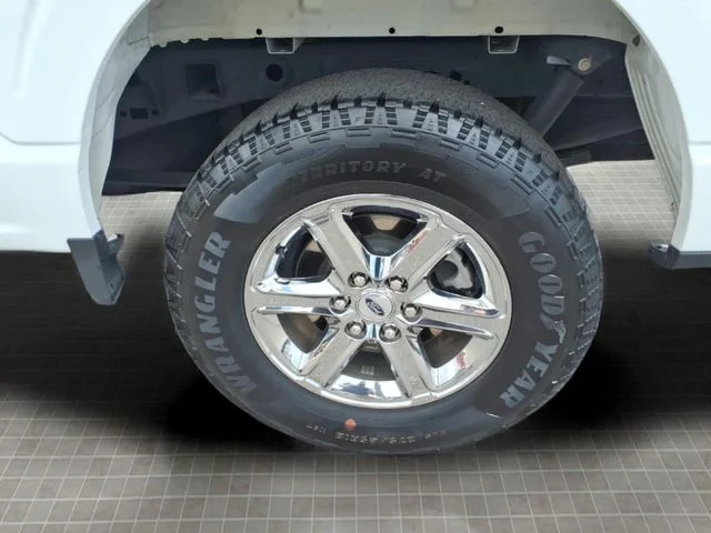 Used 2025 White Ford XLT image 13