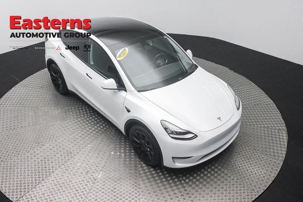 Used 2022 White Tesla Long Range image 3
