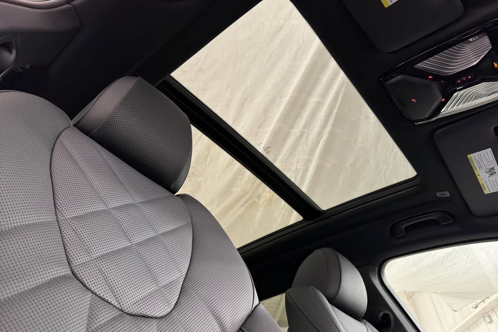 New 2026 Manhattan Green Metallic BMW xDrive50e image 17