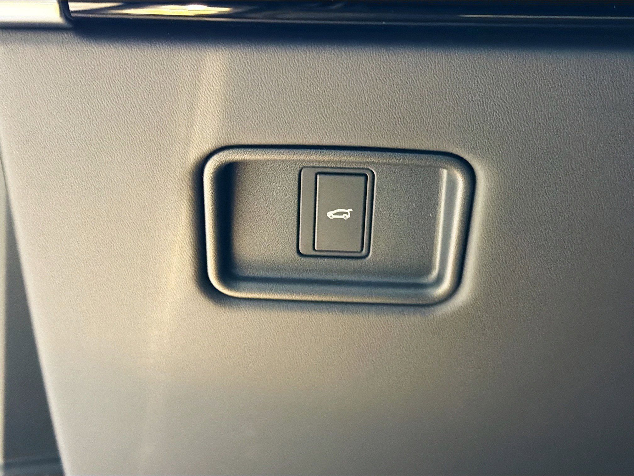 New 2026 Velocity Blue Satin Land Rover Autobiography image 32
