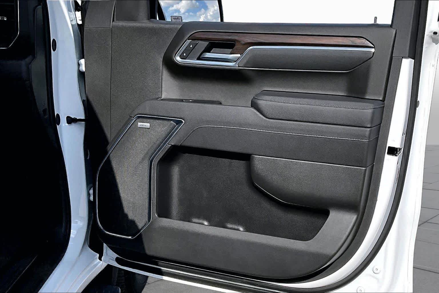 Used 2026 Summit White GMC SLT image 23