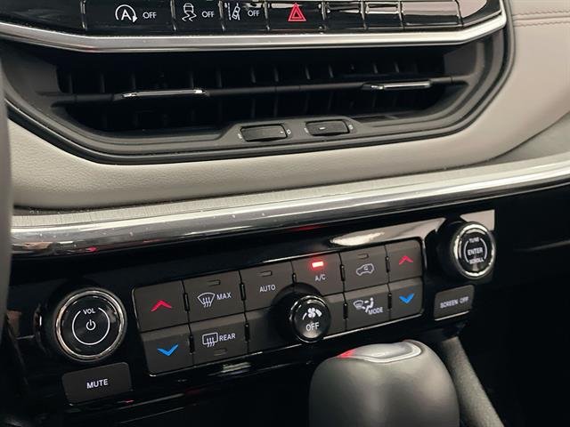 Certified Used 2022 Black Jeep Limited 4x4 image 17