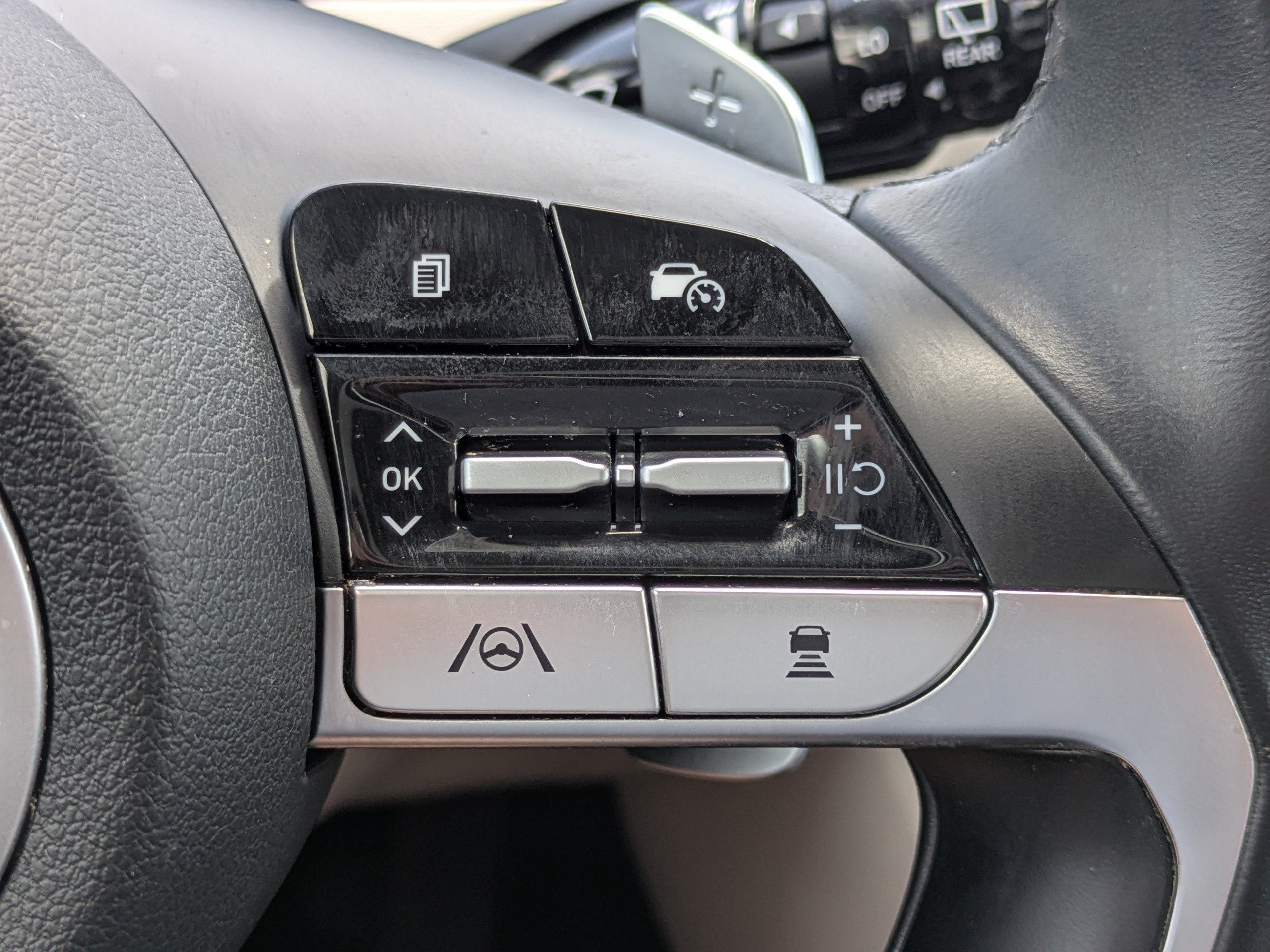 Certified Used 2022 Amazon Gray Hyundai SEL Convenience image 21