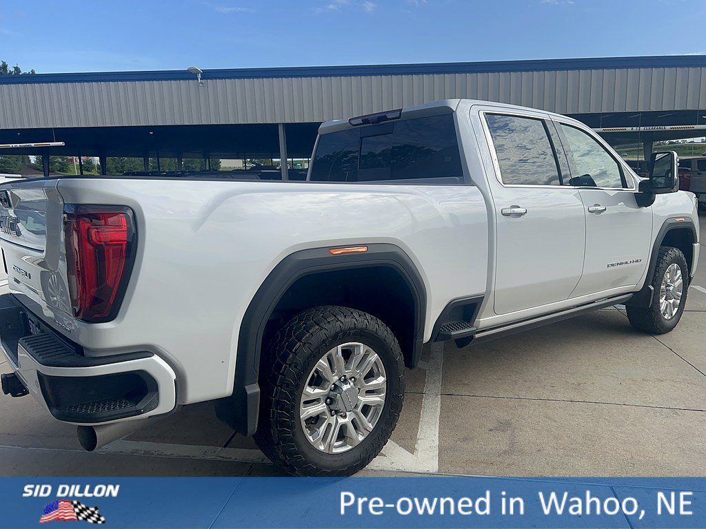 Used 2021 White Frost Tricoat GMC Denali image 6