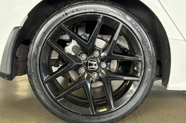 Certified Used 2025 Platinum White Pearl Honda Sport image 34