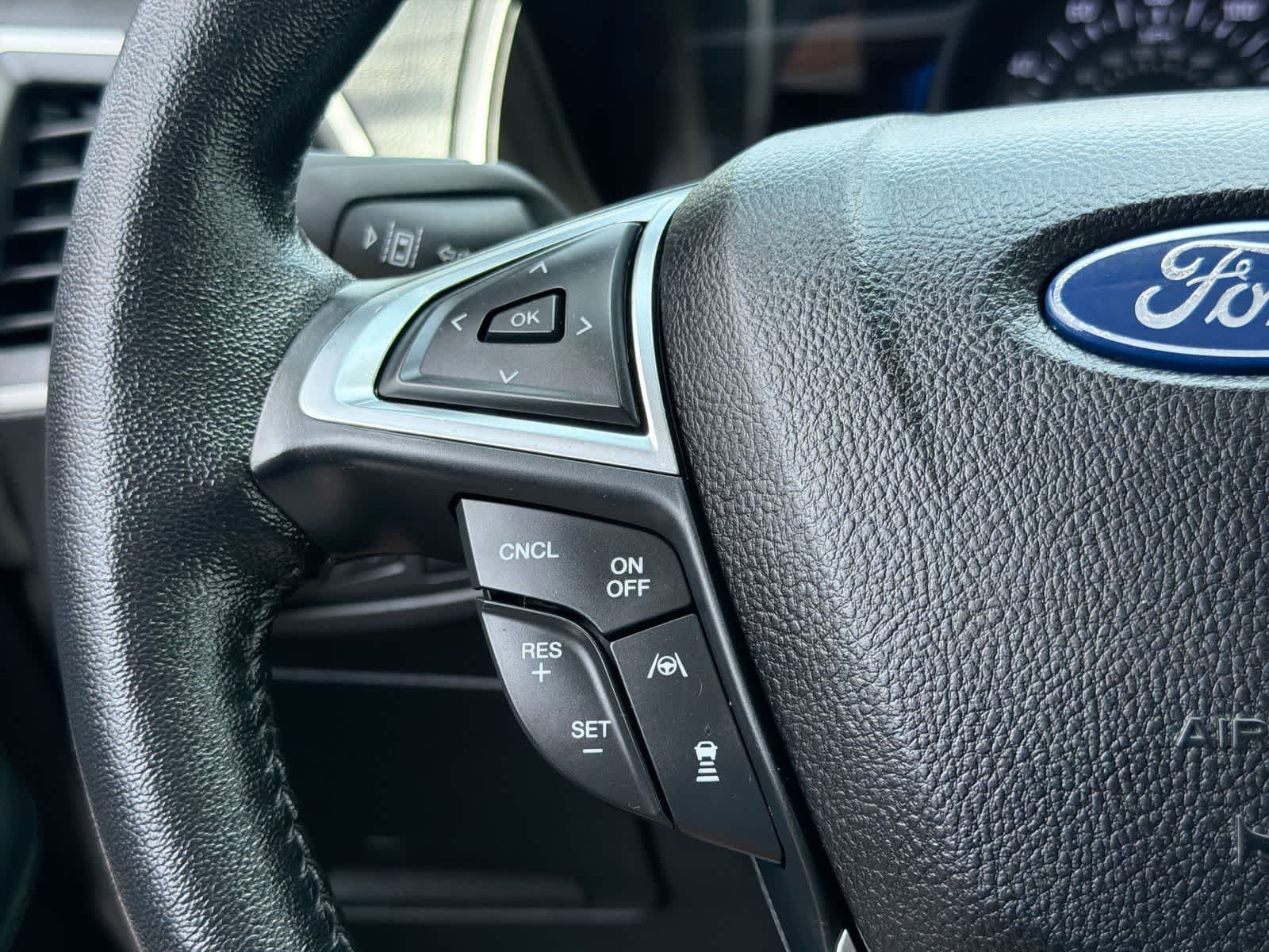 Used 2020 Magnetic Metallic Ford SEL image 25