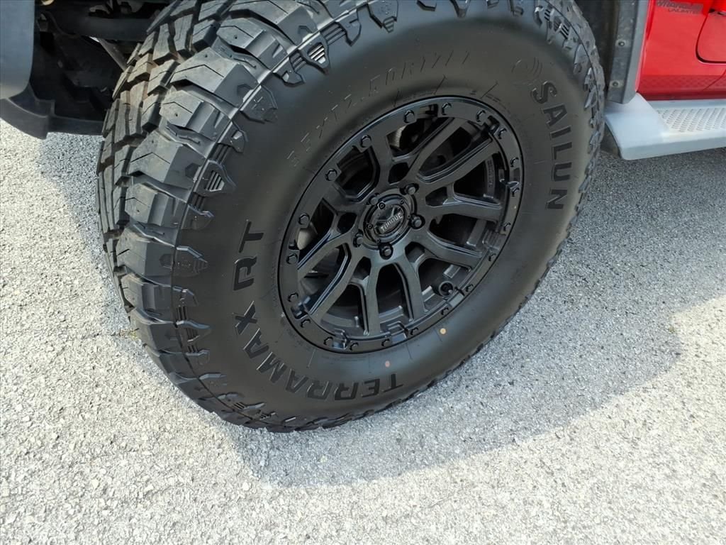 Used 2018 Red Jeep Unlimited Sahara image 11
