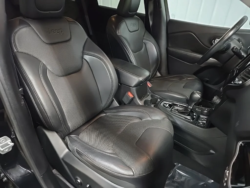 Used 2019 Black Jeep Limited image 15